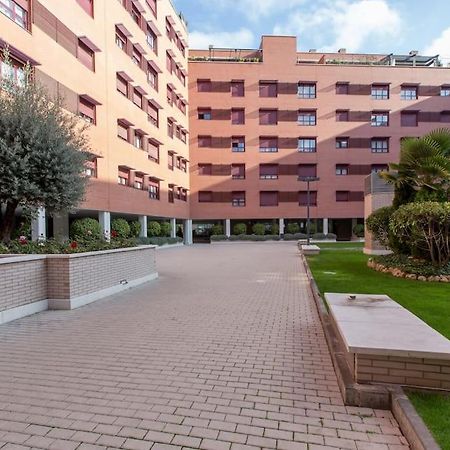 Relajate Despues De Patear Madrid Apartment Bagian luar foto