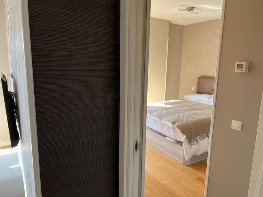 Relajate Despues De Patear Madrid Apartment Bagian luar foto